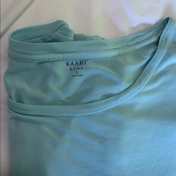 4/$20 Kaari Blue super soft top - Picture 2 of 2
